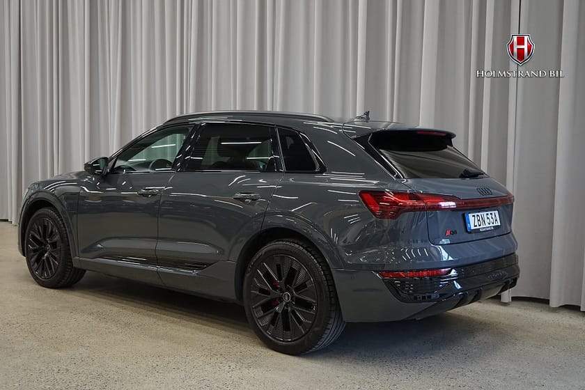 Bild 3 av Audi Q8 50 e-tron quattro S line 21" Elstolar Luftfjädring