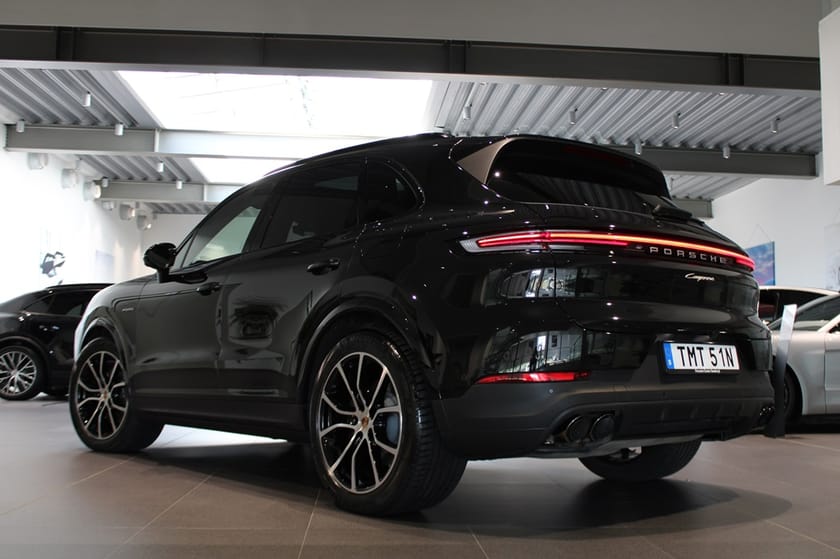 Bild 2 av Porsche Cayenne E-Hybrid Moms