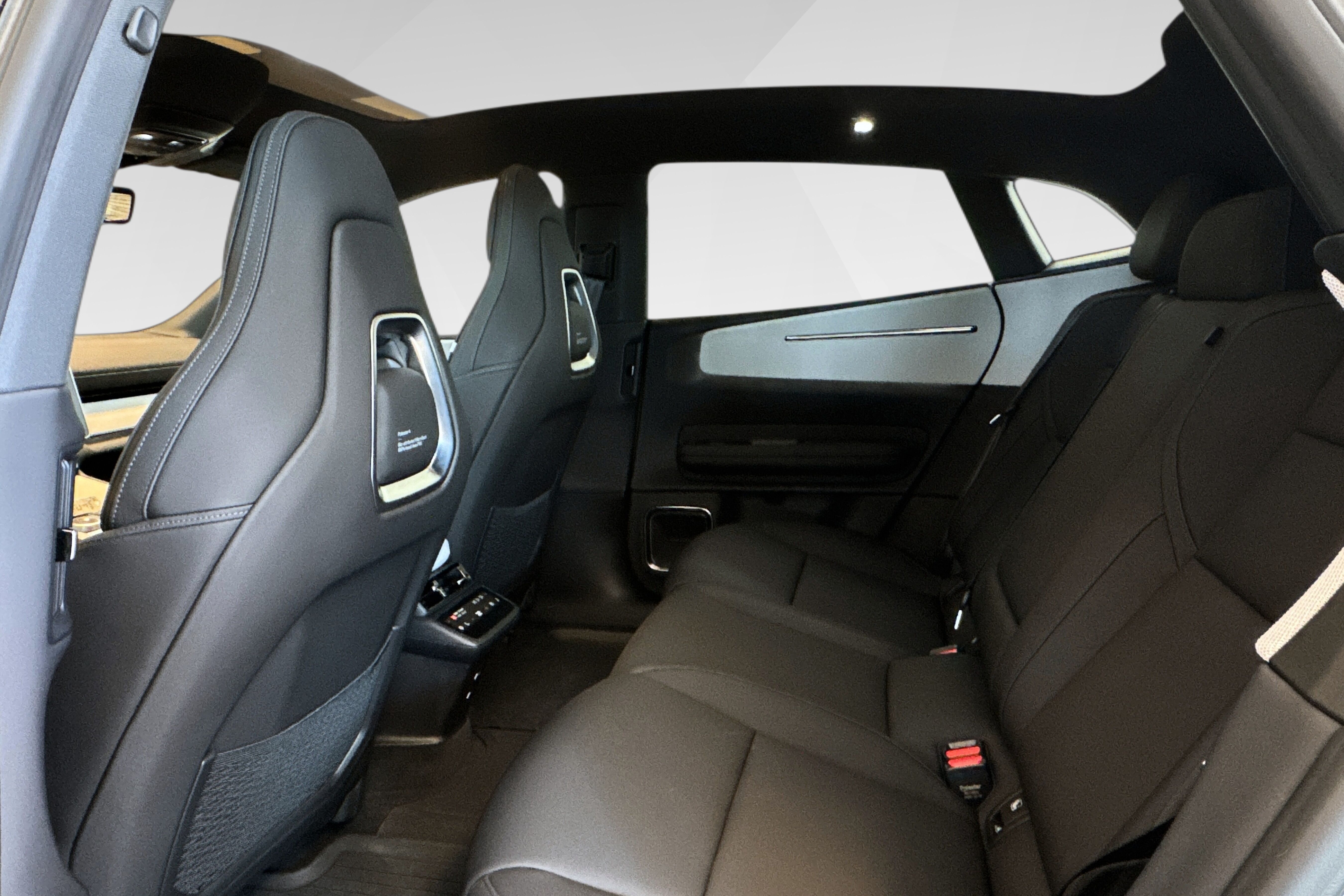 Polestar 4 Long Range Dual motor bilde 14