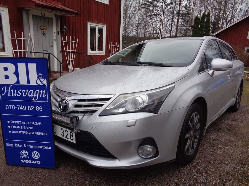 Bild 3 av Toyota Avensis Kombi 2.0 D NYBES  U.A./BACKKAMERA/MV/FINANS/INBYTE