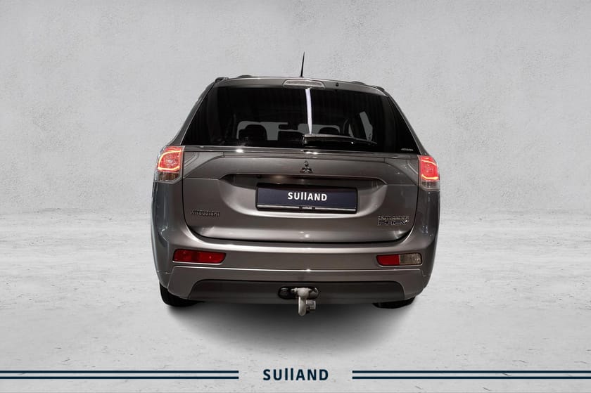 Bilde 4 av Mitsubishi Outlander PHEV 2.0 / Instyle+ / Panorama / Skinn / Krok / Aut