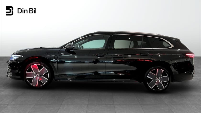 Bild 2 av Volkswagen Passat Variant eHybrid DSG R-Line/Edition/Drag/Värmare/Pano