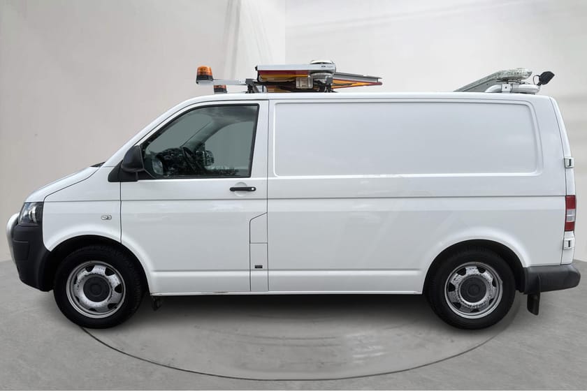 Bild 2 av Volkswagen Transporter TDI 4MOTION (180hk) Verkstadsinredning