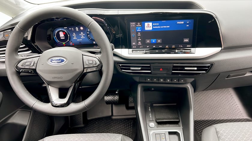 Bild 4 av Ford Transit Connect L2 2,0L 122 hk Limited Drag / Värmare / Carplay
