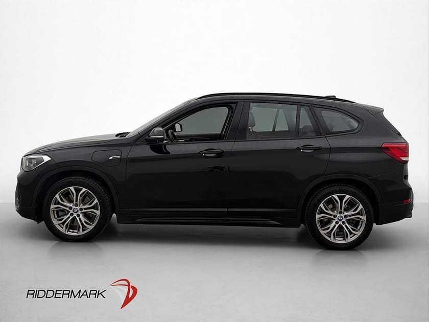 Bild 4 av BMW X1 xDrive25e Sport line Kamera Navi Halvskinn HuD Drag