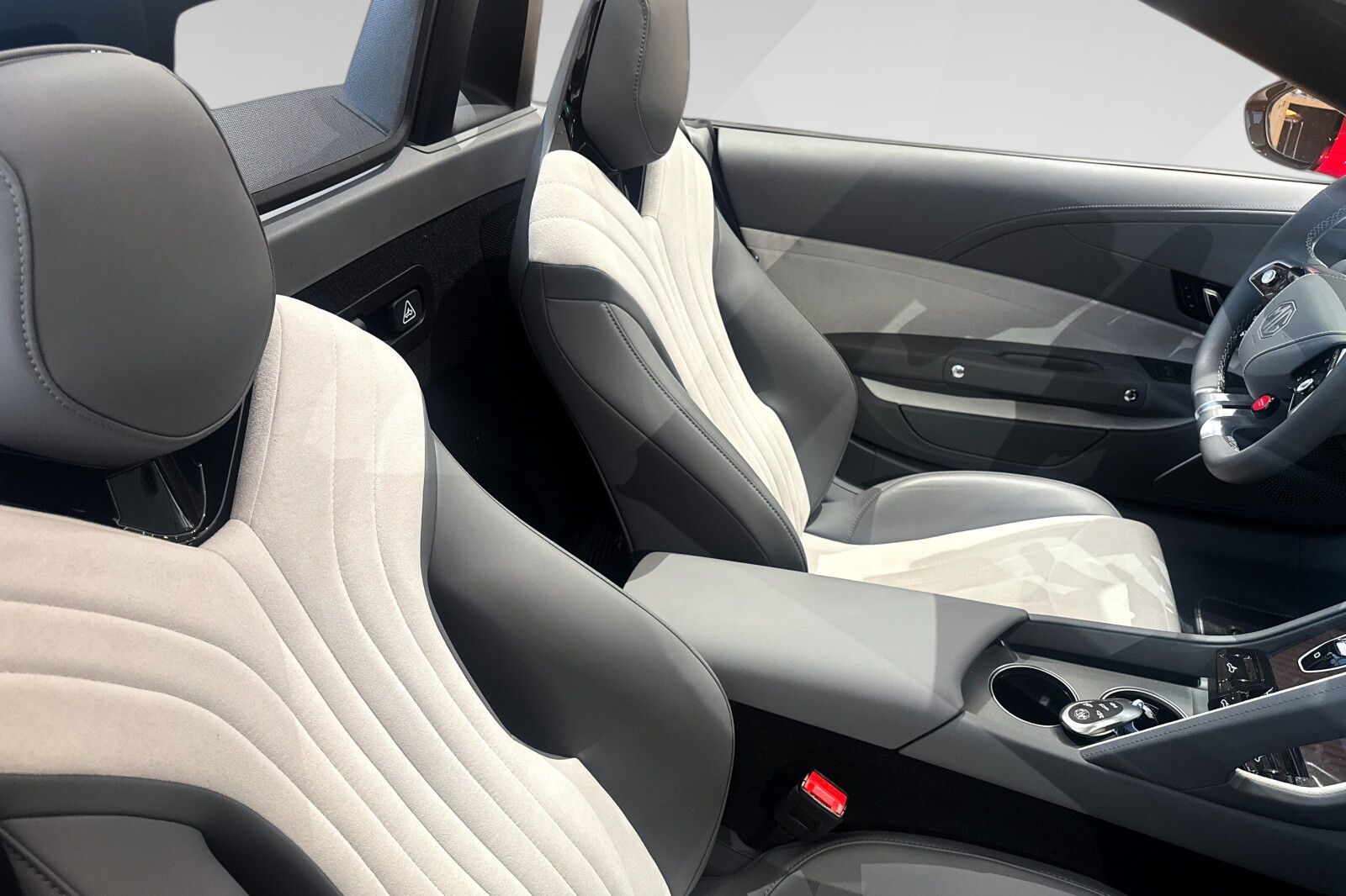 MG Cyberster 77 kWh bilde 17