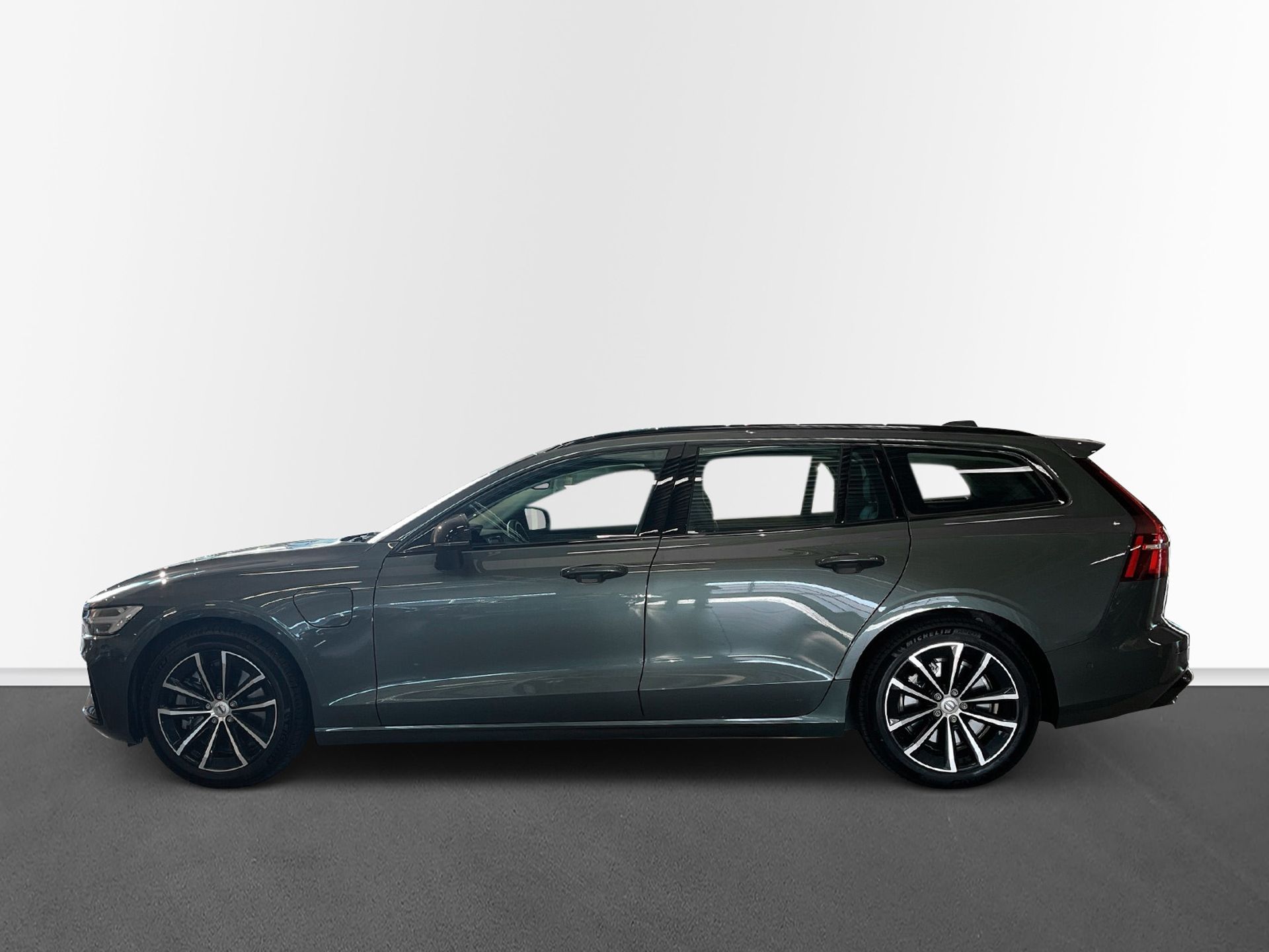 Volvo V60 T6 Plug-In Hybrid AWD 2026, bild 3/10