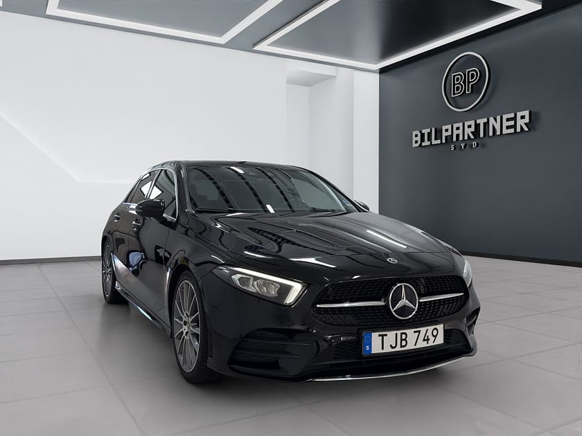 Bild 3 av Mercedes-Benz A 180 d 7G-DCT AMG Line/Wide/Ambient/Navi/Backkamera
