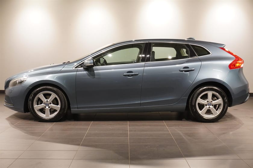 Bild 2 av Volvo V40 D2 Momentum Kamera PDC
