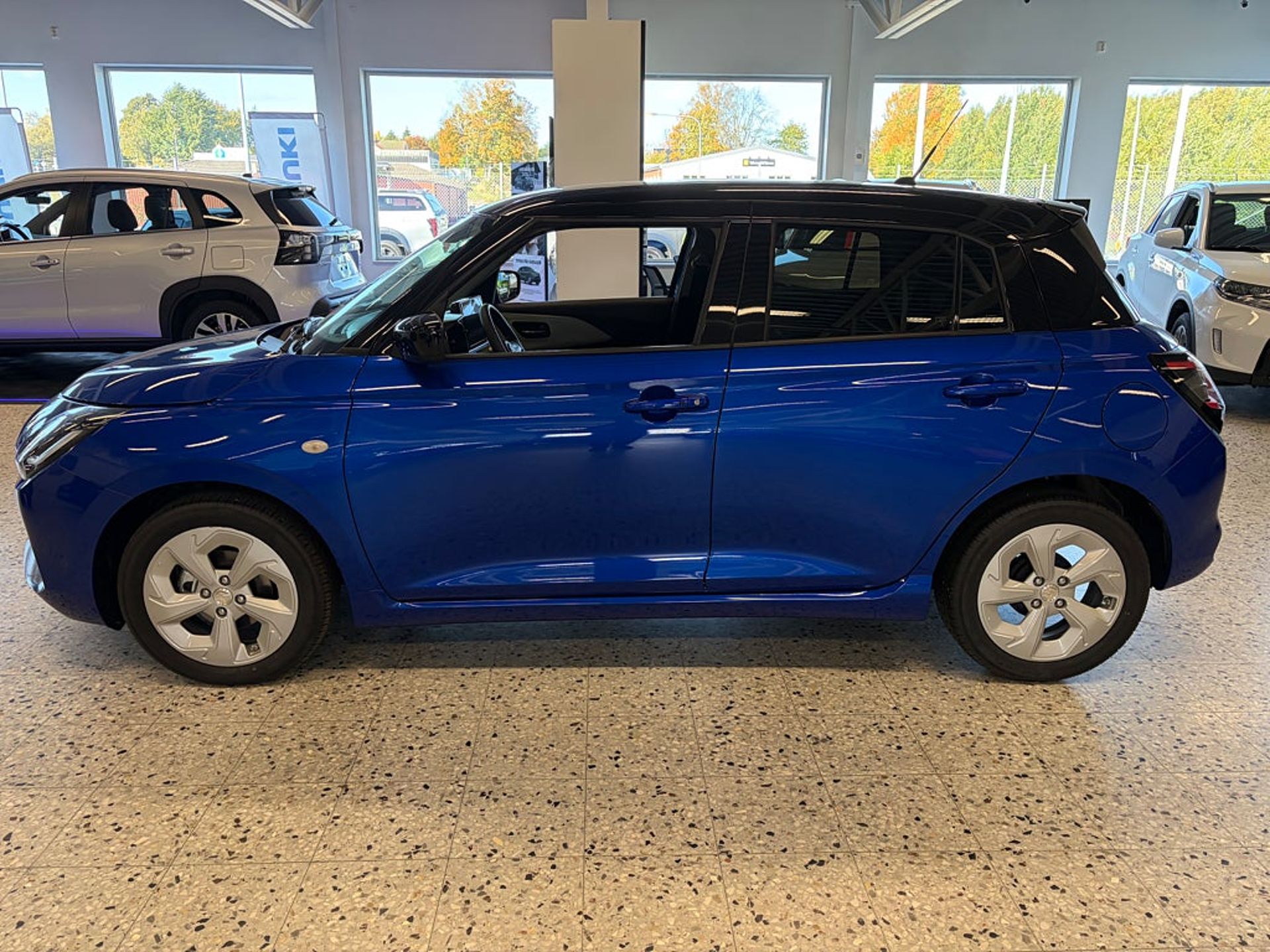 Suzuki Swift Hybrid CVT Euro 6 Select 2025, bild 2/8