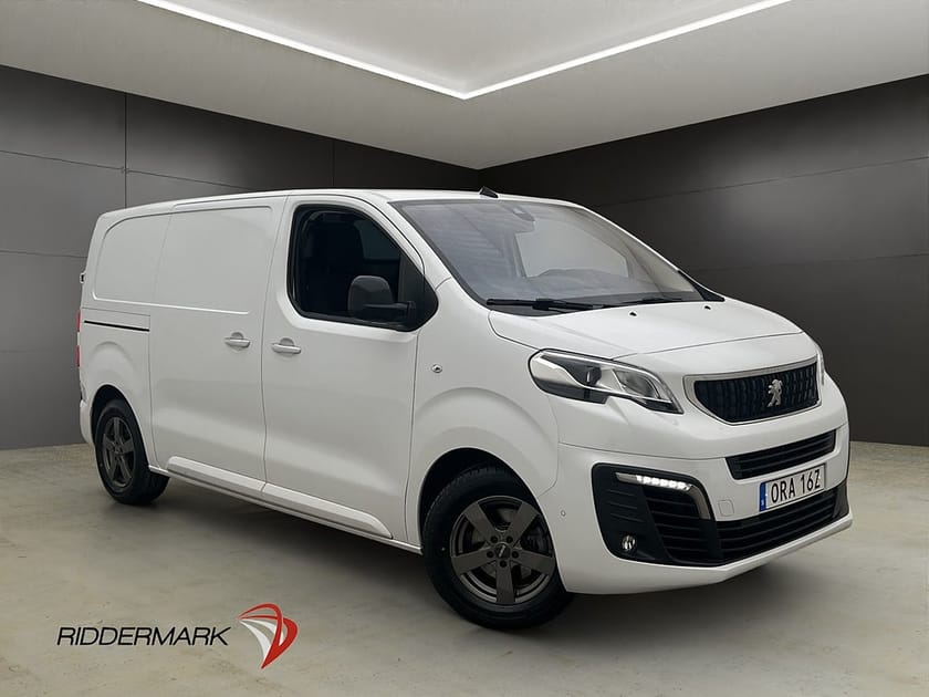 Bild 1 av Peugeot e-Expert L2 136hk Dragkrok B-Kamera CARPLAY Moms