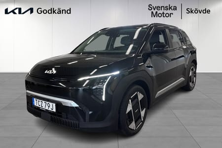 Kia EV3 Long Range PLUS Range, årsmodell 2025, som endast rullat 1 999 mil.