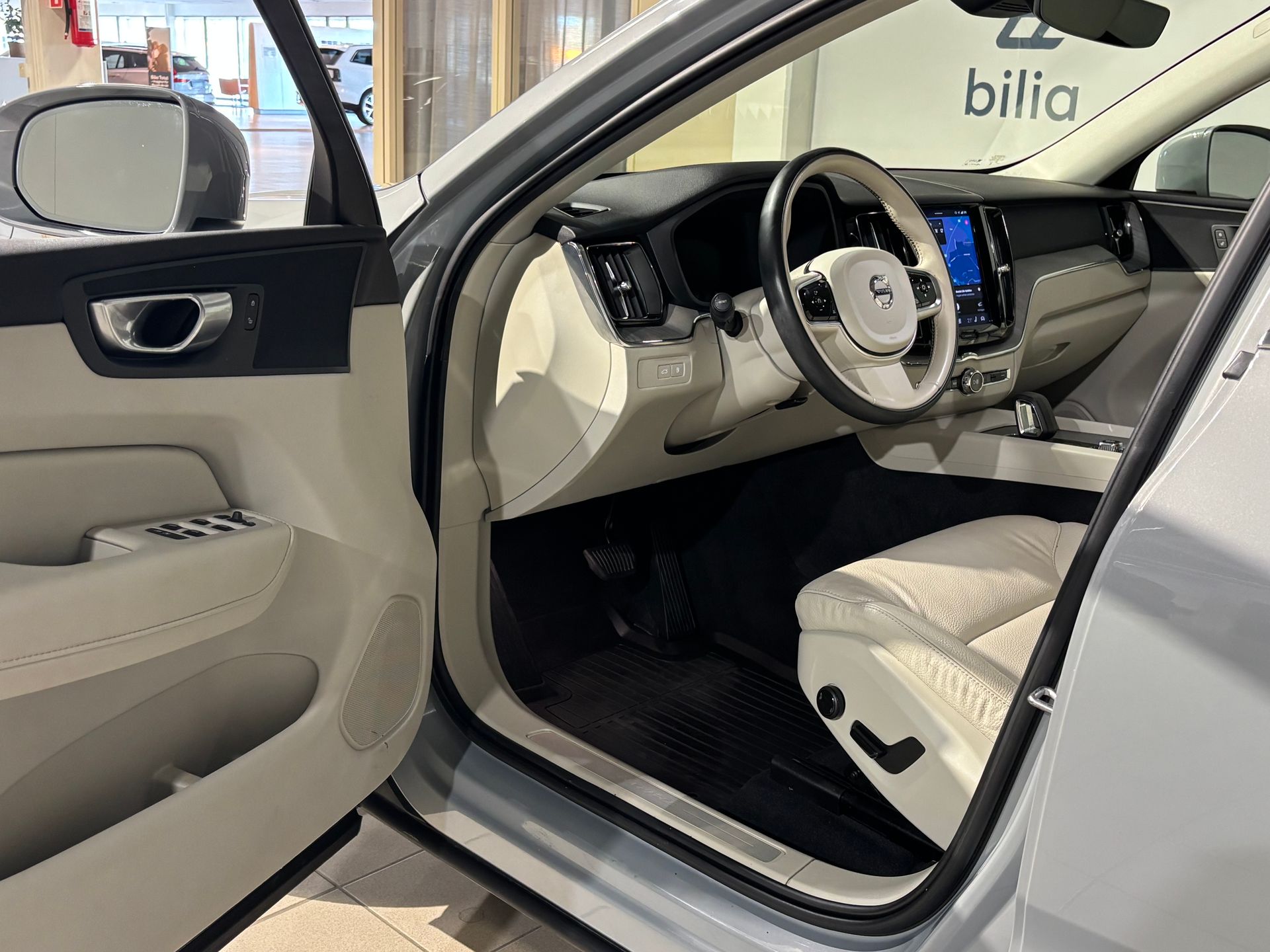 Volvo XC60 Recharge T6 Core Edition 2024, bild 6/10