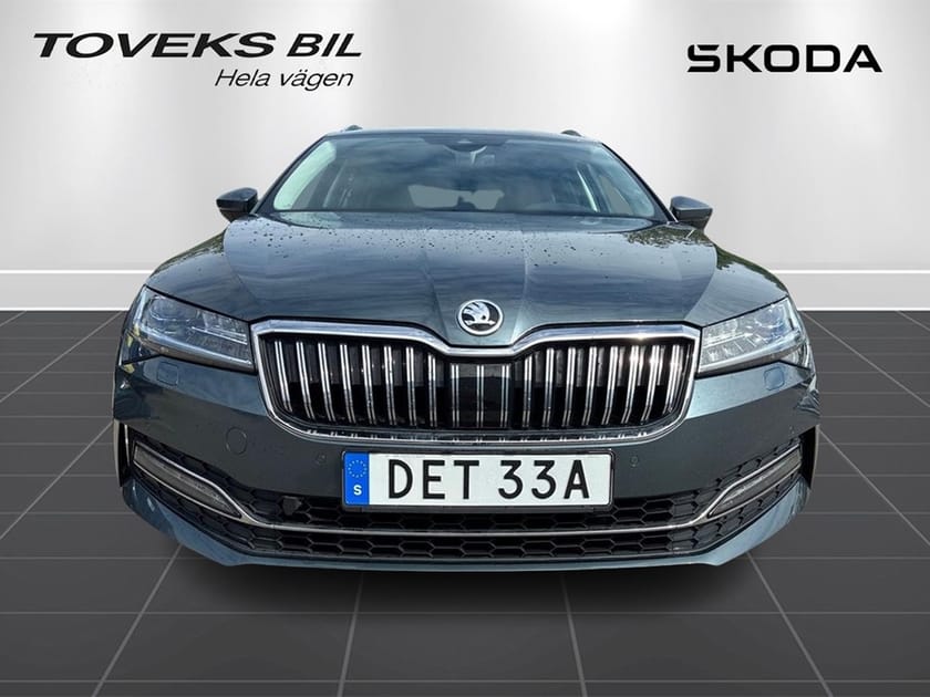 Bild 5 av Škoda Superb Kombi L&K 2,0 TDI 190 DSG 4X4 L&K