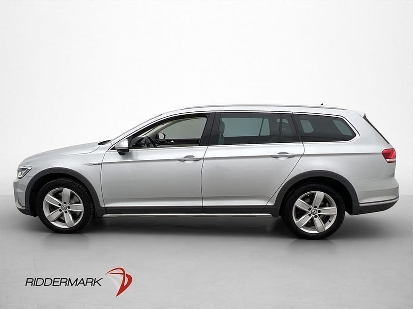 Bild 4 av Volkswagen Passat Alltrack 2.0 TDI 240hk Cockpit D-Värm Drag