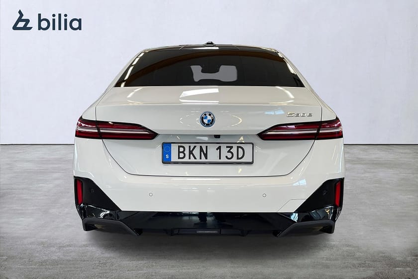 Bild 4 av BMW 530e M Sport Panorama Värmare Komfortstolar 360 Kamera Drag