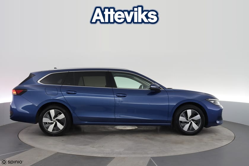 Bild 2 av Volkswagen Passat Sportscombi eTSI DSG Keyless El-lucka Kamera Värm EDITION