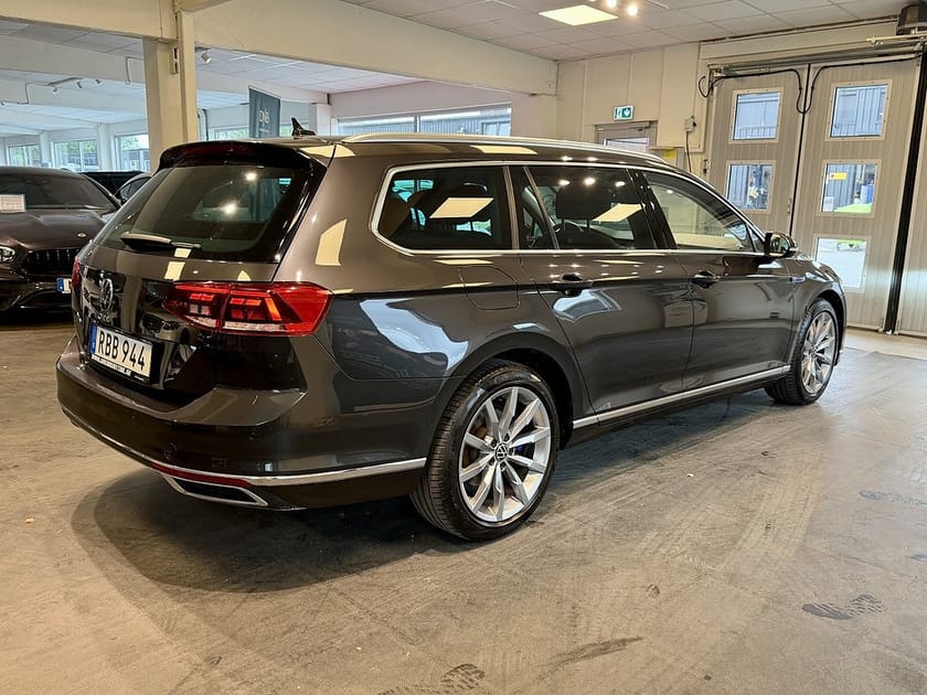 Bild 4 av Volkswagen Passat Sportscombi GTE 1.4 Plug in Drag Värmare Cockpit Moms