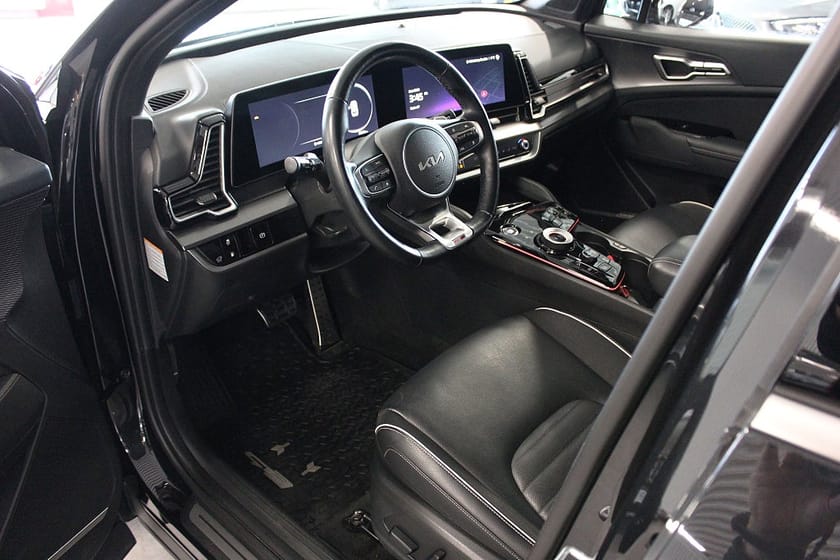 Bild 2 av Kia Sportage PHEV GT-Line Pano Skinn H/K Drag 360°