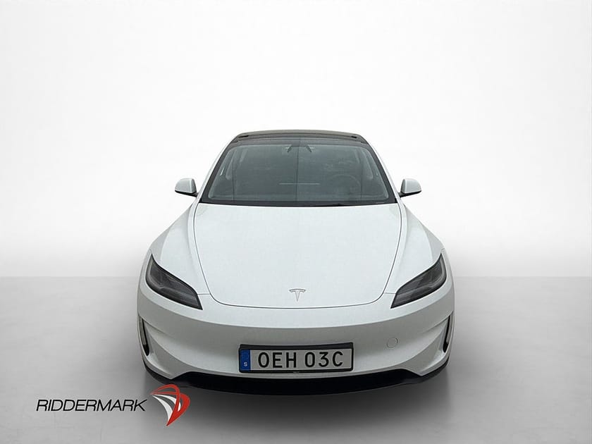 Bild 2 av Tesla Model 3 Performance Värmepump Autopilot Svensksåld