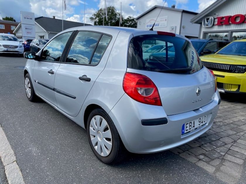 Bild 4 av Renault Clio  Halvkombi 5-dörrars 1.4 Manuell, 98hk, kamrem bytt