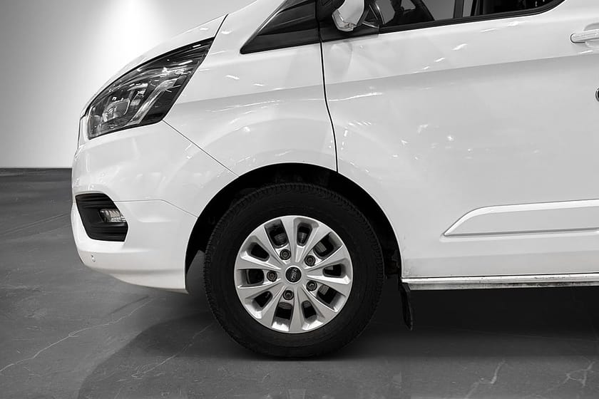Bild 2 av Ford Transit Custom 340 2.0 TDCi 170hk Moms 2xDörr Drag D-värm B-kam