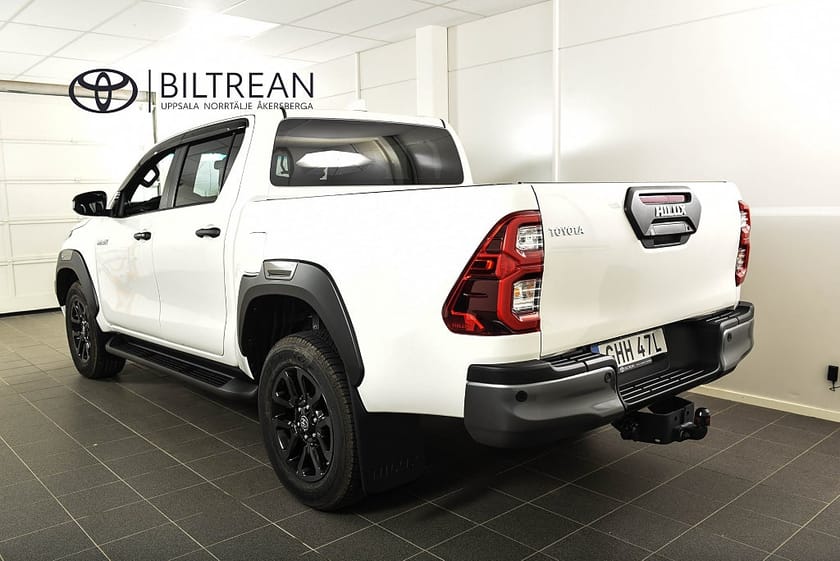 Bild 5 av Toyota Hilux Dubbelhytt D-Cab 2.8 MHEV 4WD Invincible JBL Skinn Flaklock