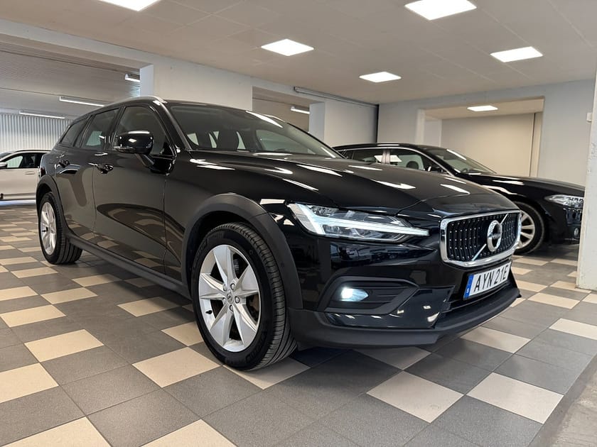 Bild 3 av Volvo V60 Cross Country B4 AWD B-Kamera H/K Navi CarPlay Drag Advanced 197 Hk