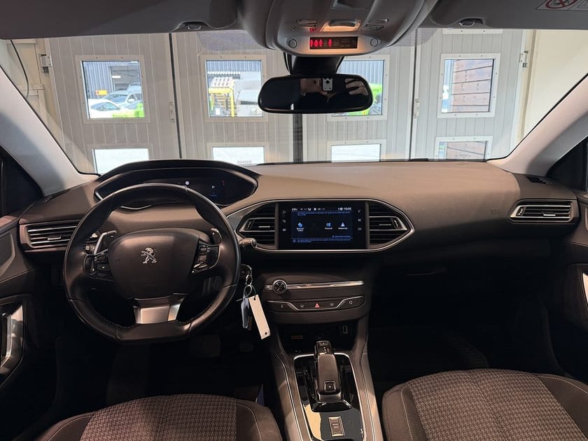 Bild 5 av Peugeot 308 1.5 BlueHDi 130 EAT Drag M-värmare Ljusramp Kamrembytt
