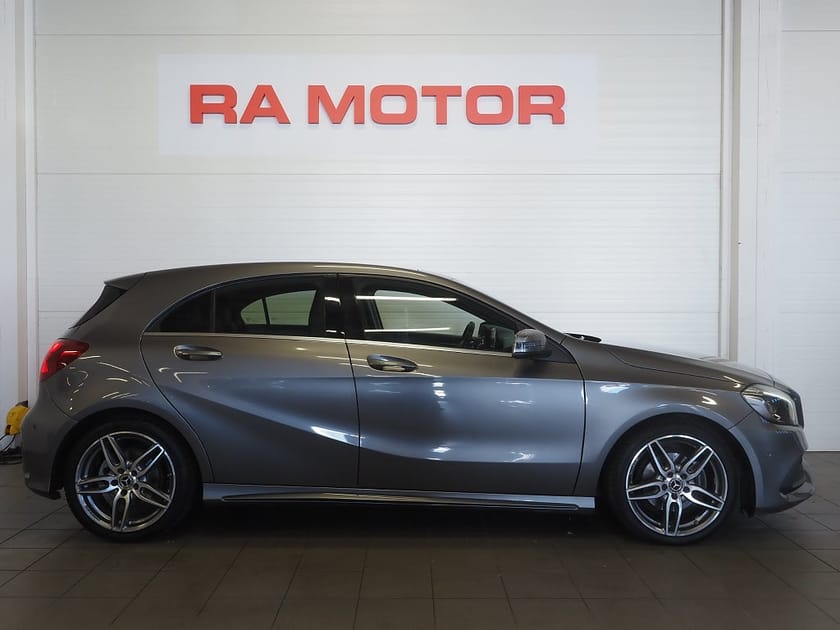 Bild 4 av Mercedes-Benz A 180 d 7G-DCT AMG Line Kamera Pano Navi Låga mil