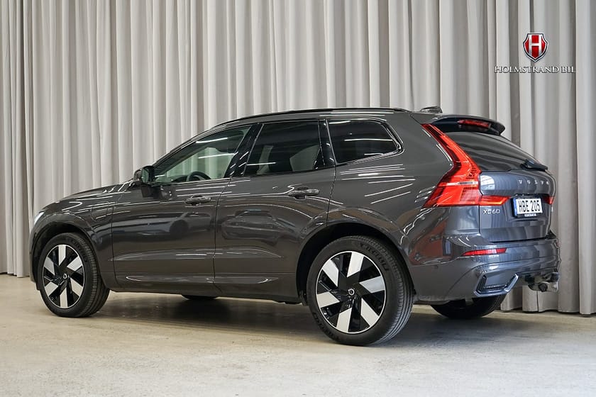 Bild 5 av Volvo XC60 Recharge T6 AWD Ultimate Dark Pano Värme Drag H/K 360