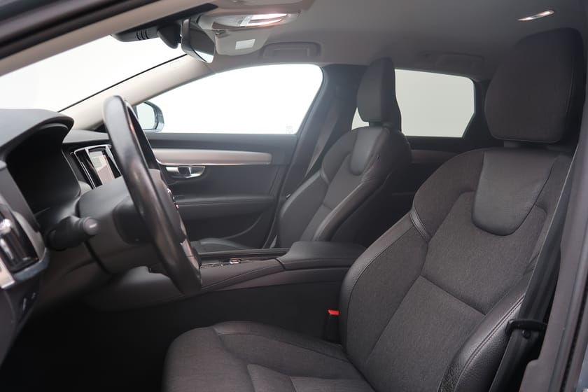 Bild 4 av Volvo V90 B4 AWD Diesel Momentum Advanced Edt