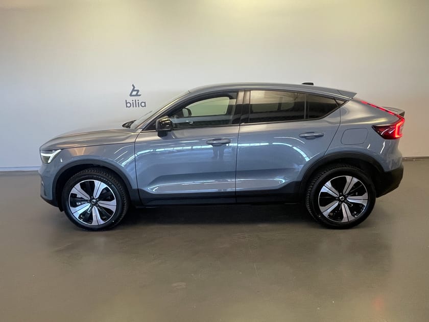 Bild 2 av Volvo C40 Recharge Core/ Navigation/ Bakkamera/ Panoramatak/ 10.000 kr tillbehör/