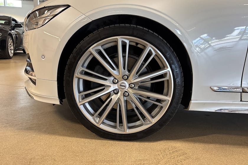 Bild 5 av Volvo V90 D4 Inscription Polestar Opt / Luftfj. / 360-Kam / Pano