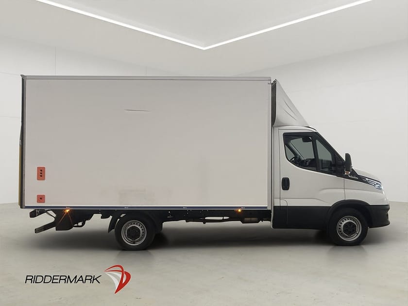 Bild 2 av Iveco Daily 35-160 Chassi Cab 2.3JTD Bakgavellyft Värmare 3-Sits B-Kamera MOMS