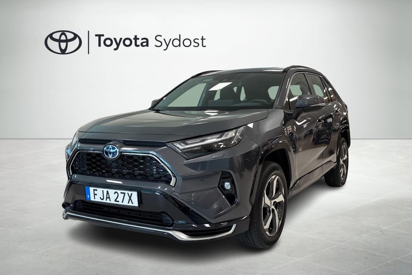 Bild 1 av Toyota RAV4 Plug-in Hybrid 2,5 Laddhybrid AWD-i Active Automat Drag Backkamera Rattvärme   Adaptiv farthållare mm.