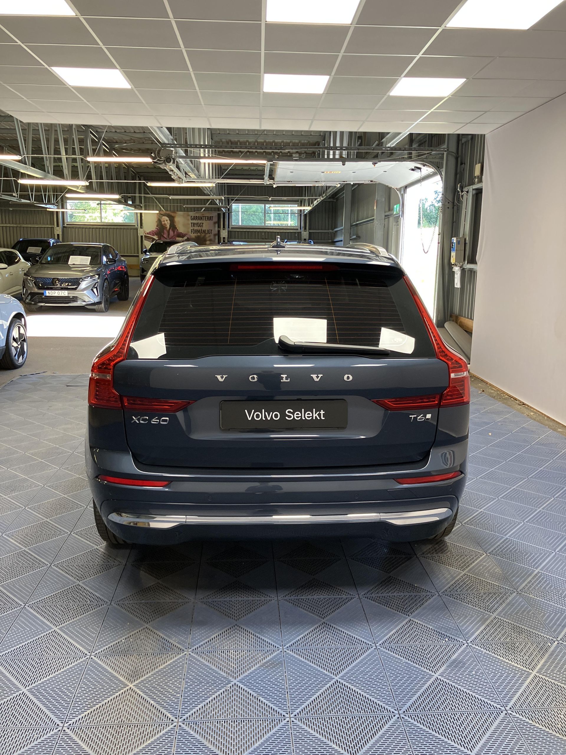Volvo XC60 T6 Plug-In Hybrid AWD 2025, bild 3/10