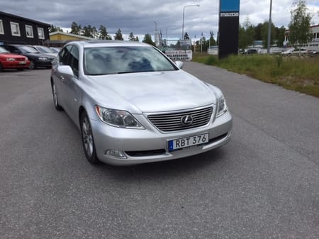 Lexus LS 460