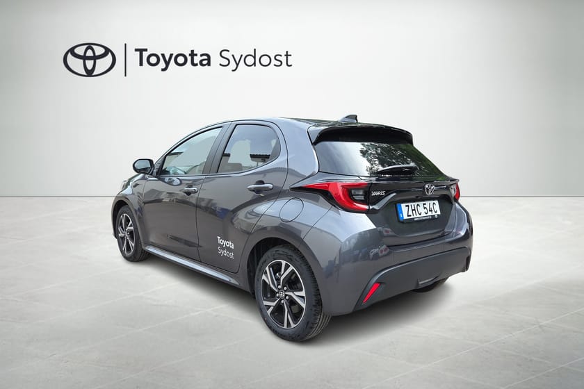 Bild 5 av Toyota Yaris Hybrid 115 P sensorer fram och bak, rattvärme, backkamera, adaptiv farthållare, BLIS mm