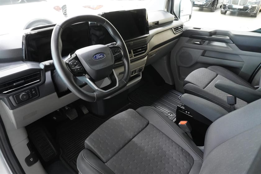 Bild 2 av Ford Transit Custom 320 Crew Van Dubbelhytt Skåp Limited 320l LWB