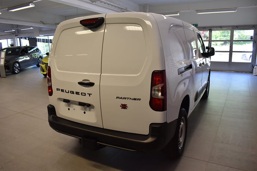 Bild 3 av Peugeot Partner 1.5 BlueHDi L2 Plus 130 4x4 EAT