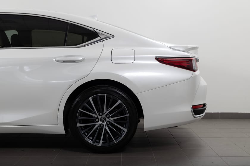 Bild 5 av Lexus ES 300h 2.5 E-CVT 218hk Moms/Glastak/Elstolar/läder