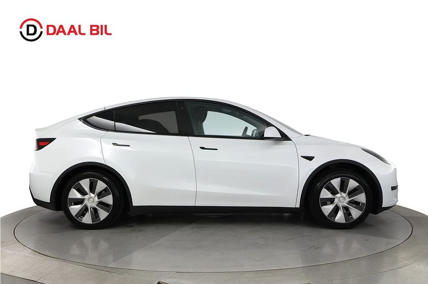 Bild 5 av Tesla Model Y Standard Range RWD 299HK 60kWh PREMIUM PANO VÄRM DRAG
