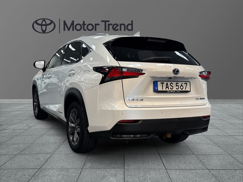 Bild 2 av Lexus NX 300h AWD NX300H F-Sport S+V-hjul Drag