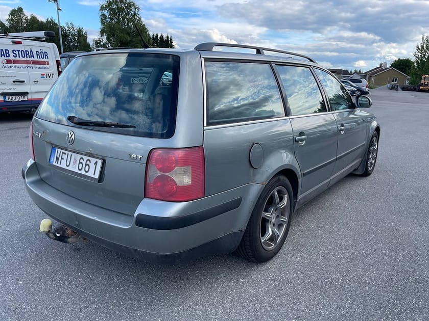 Bild 3 av Volkswagen Passat Variant 1.8 T - GÖR DET SJÄLV BIL -