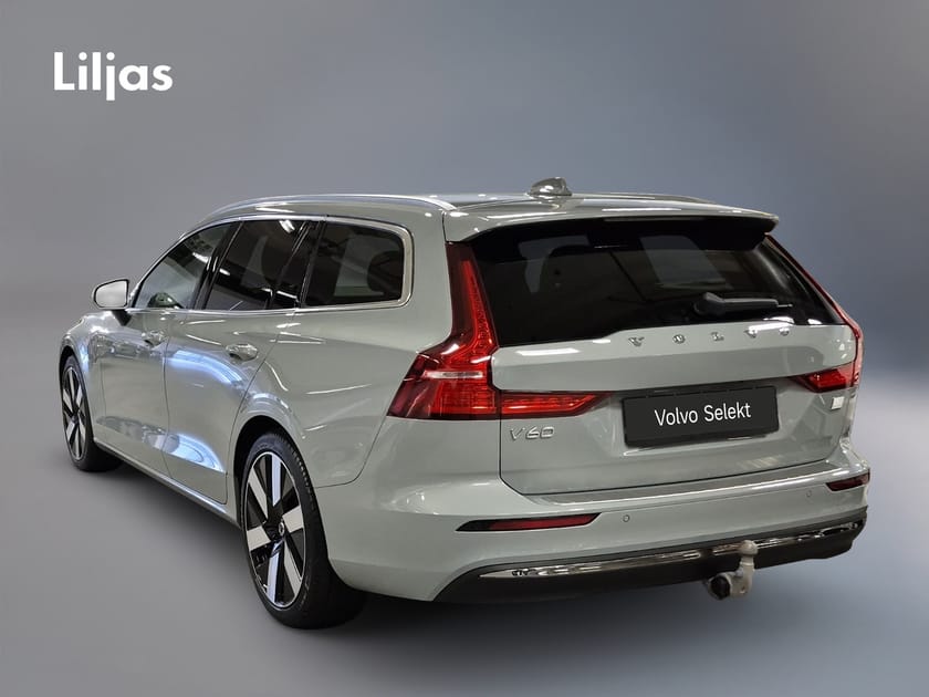 Bild 4 av Volvo V60 Recharge T6 AWD Core Bright//Dragkrok//