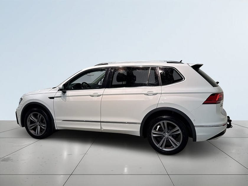 Bild 4 av Volkswagen Tiguan Allspace 5-sätes R Line AWD Kamera Dvärm Rattvärme Drag SoV