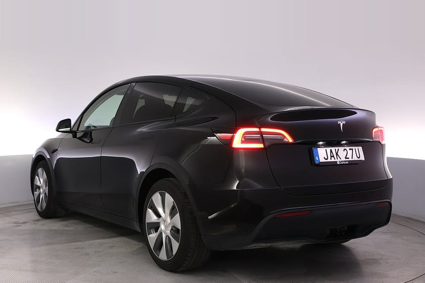 Bild 4 av Tesla Model Y Long Range AWD Autopilot Panorama drag