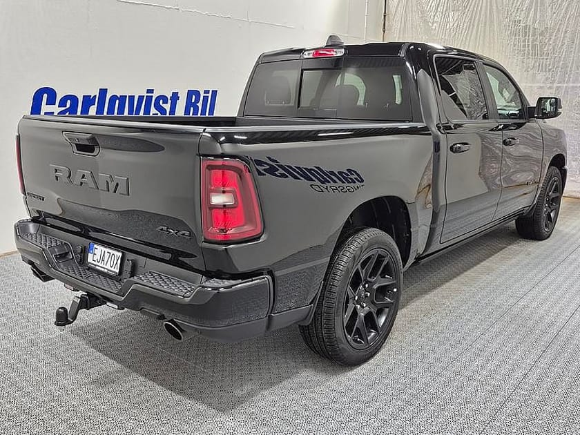 Bild 3 av RAM 1500 Dubbelhytt 5'7" box