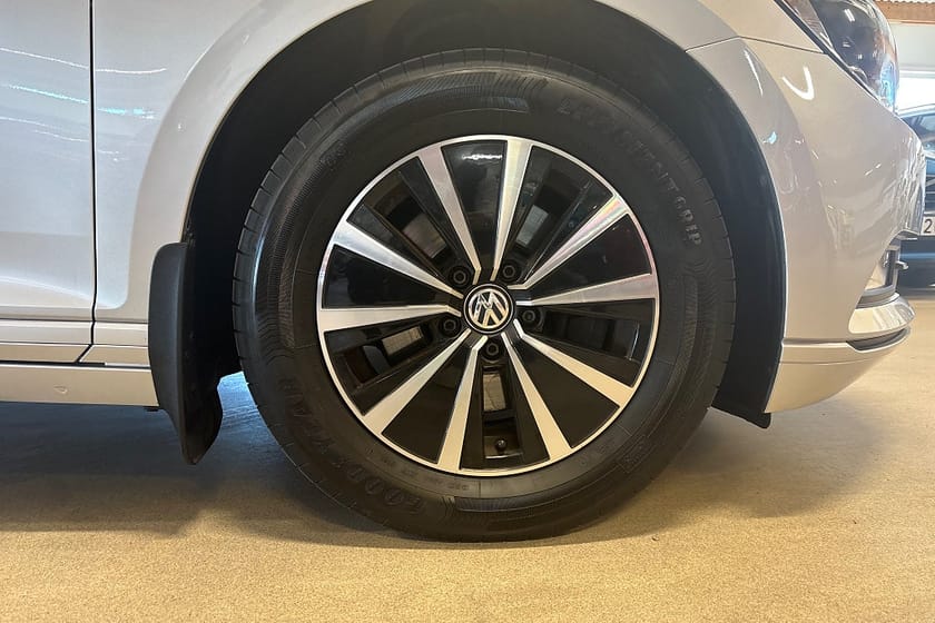 Bild 5 av Volkswagen Passat Sportscombi 2.0 TDI BMT Backkamera / Drag / Värmare